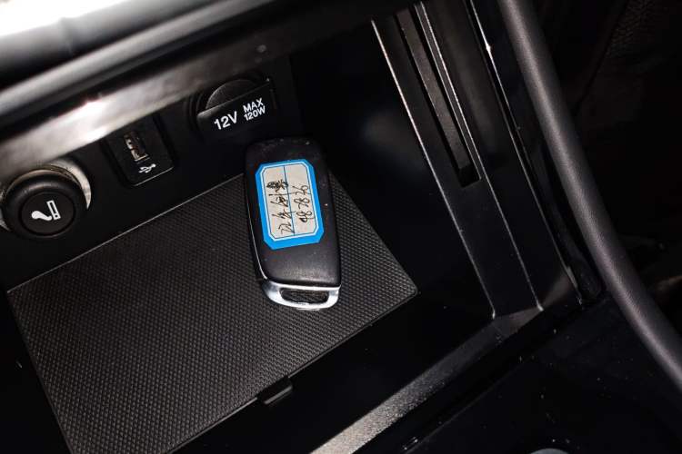 Used CHANGAN OSHAN COSPro 2021 1.5T Automatic Luxury 7-Seater Vehicle Key