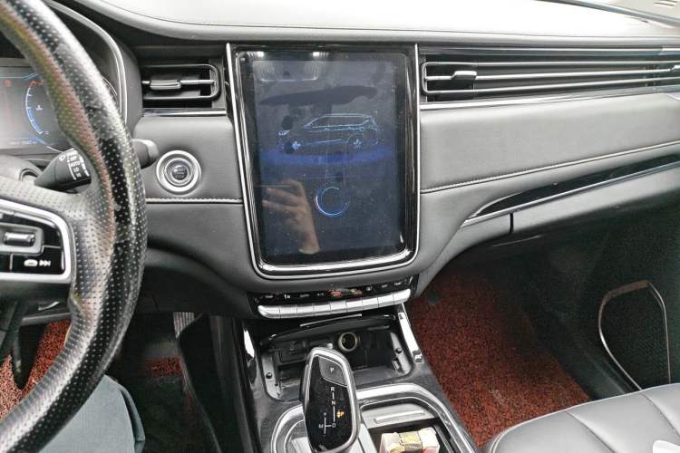 Used CHANGAN OSHAN COSPro 2021 GT 2.0T Automatic Pilot Model 7 Seats Audio And AC Panel