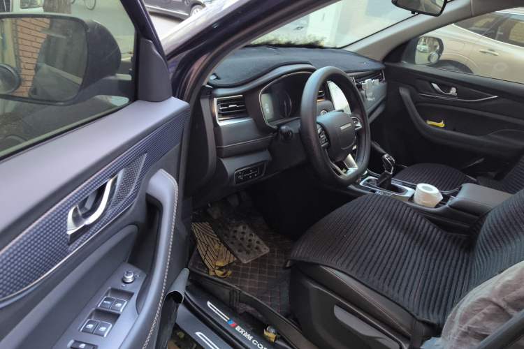 Used CHANGAN OSHAN COSPro 2021 1.5T Manual Flagship Model with 6 Seats Driver Seat