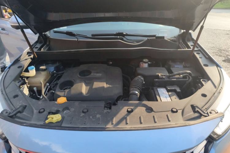 Used CHANGAN OSHAN COSPro 2021 1.5T Manual Flagship 7-Seater Engine Bay