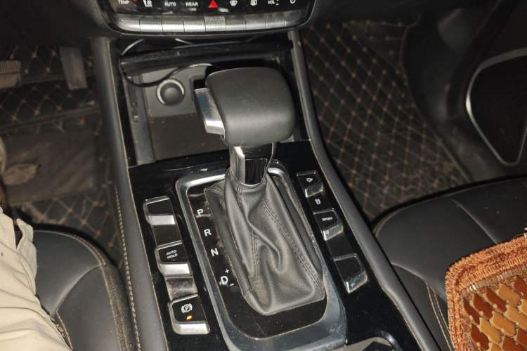Used CHANGAN OSHAN COSPro 2021 1.5T Automatic Flagship 7-Seater Gear Lever