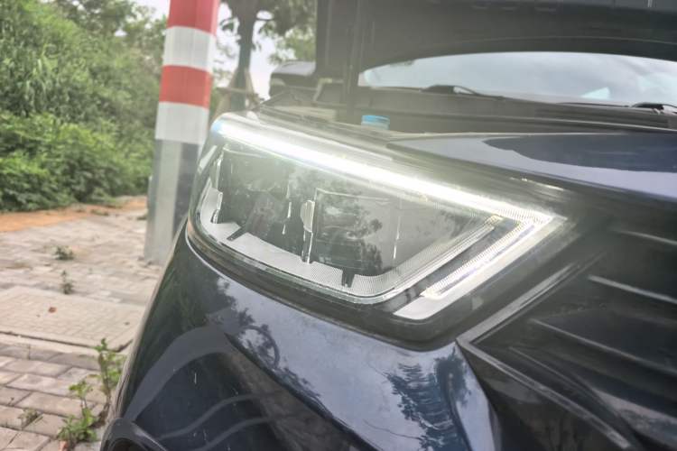 Used CHANGAN OSHAN COSPro 2021 1.5T Automatic Flagship 7-Seater Right Front Headlight