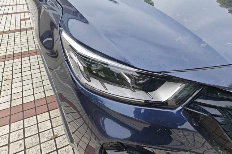 Used CHANGAN OSHAN COSPro 2021 GT 2.0T Automatic Pilot Model 7 Seats Right Front Headlight