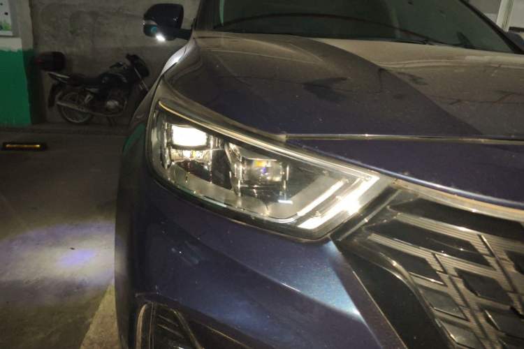 Used CHANGAN OSHAN COSPro 2021 1.5T Automatic Flagship 7-Seater Right Front Headlight