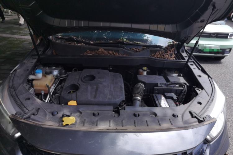 Used CHANGAN OSHAN COSPro 2021 1.5T Automatic Pilot Model 7 Seats Engine Bay