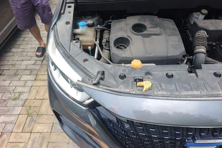 Used CHANGAN OSHAN COSPro 2021 1.5T Automatic Flagship 7-Seater Engine Bay Right