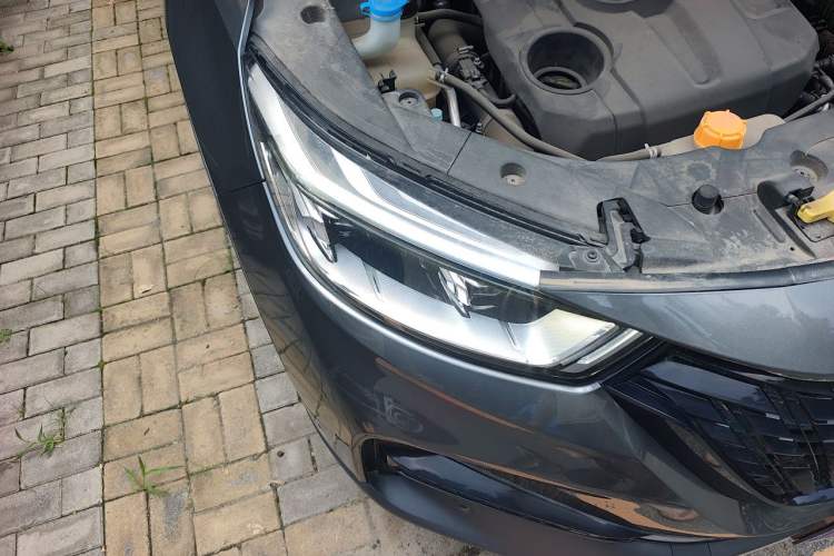 Used CHANGAN OSHAN COSPro 2021 1.5T Automatic Flagship 7-Seater Right Front Headlight