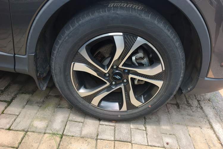 Used CHANGAN OSHAN COSPro 2021 1.5T Automatic Flagship 7-Seater Right Front Wheel Hub