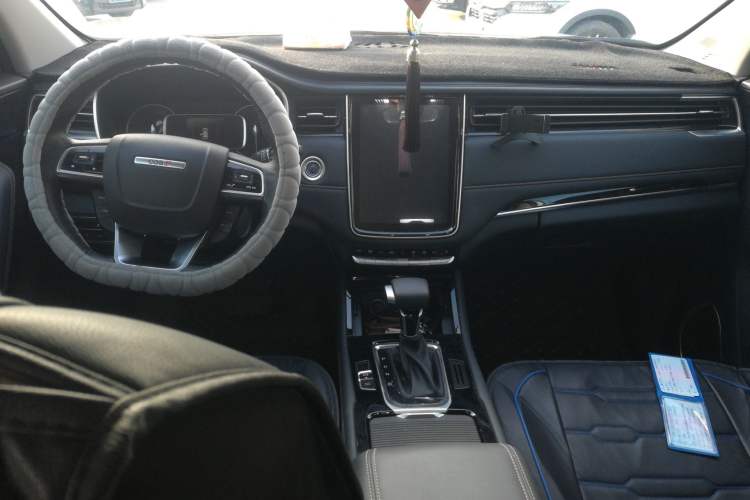 Used CHANGAN OSHAN COSPro 2021 1.5T Automatic Luxury 7-Seater Center Console