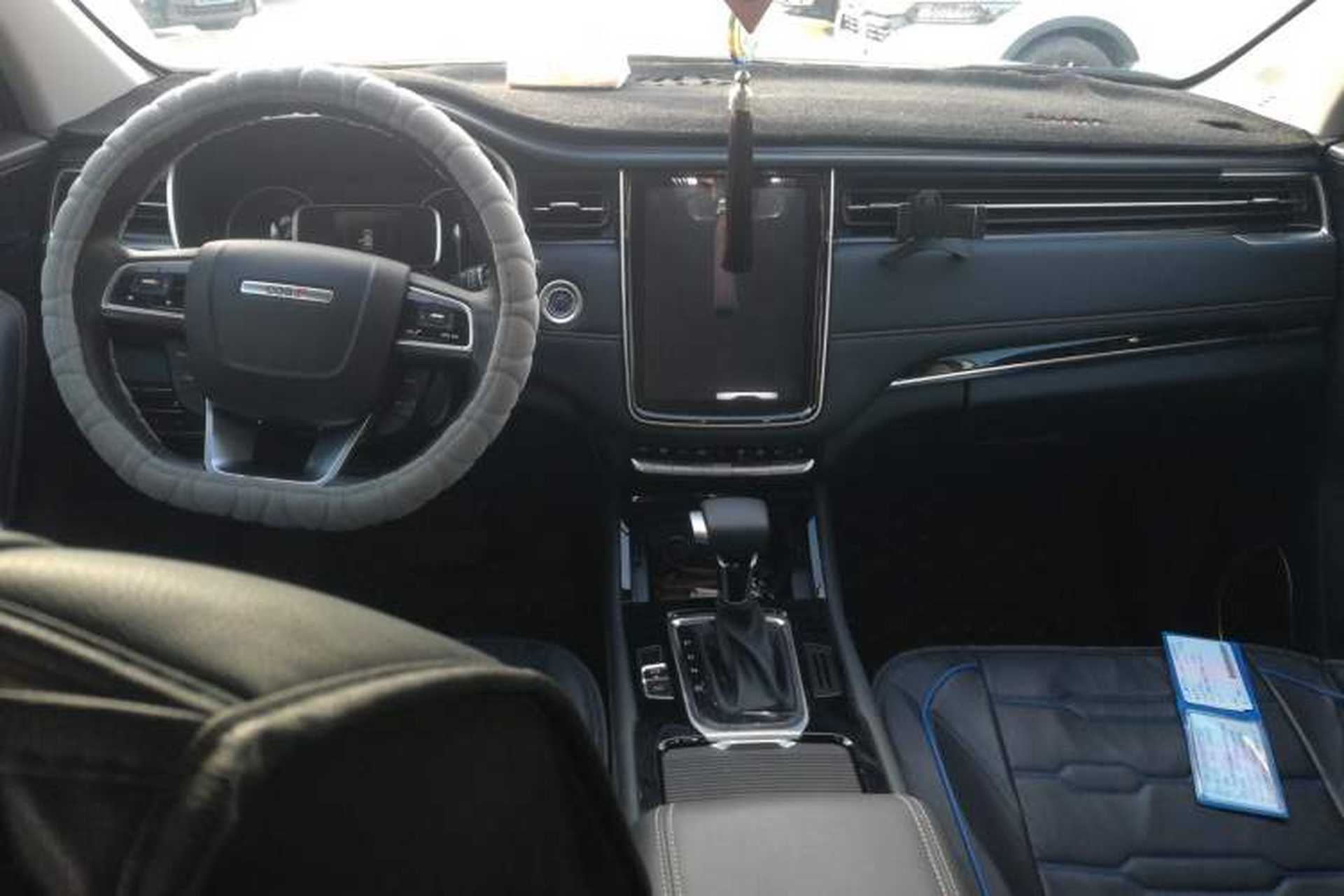 Used CHANGAN OSHAN COSPro 2021 1.5T Automatic Luxury 7-Seater Center Console