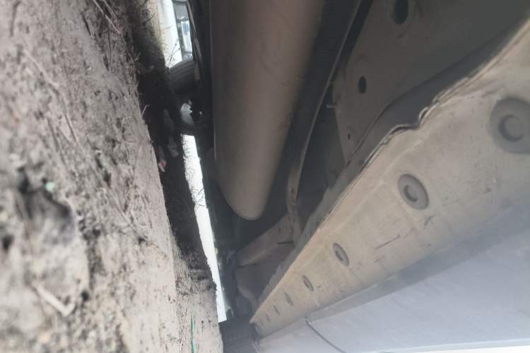 Used CHANGAN OSHAN COSPro 2021 1.5T Manual Flagship 7-Seater Chassis Rear Right