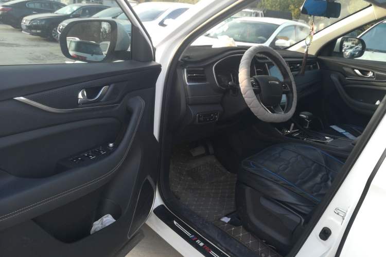 Used CHANGAN OSHAN COSPro 2021 1.5T Automatic Luxury 7-Seater Driver Seat