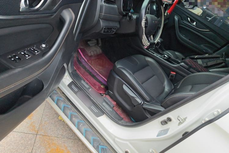 Used CHANGAN OSHAN COSPro 2021 1.5T Automatic Luxury 7-Seater Driver Seat