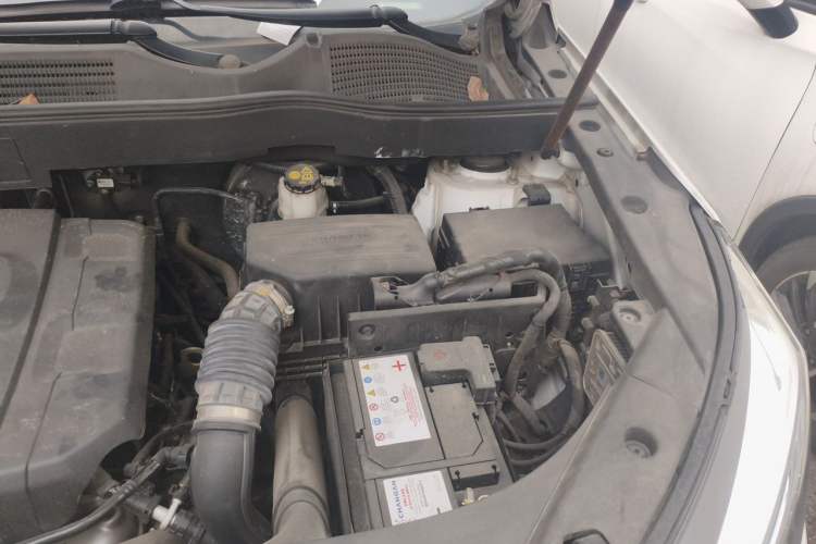 Used CHANGAN OSHAN COSPro 2021 1.5T Manual Flagship 7-Seater Engine Bay Left