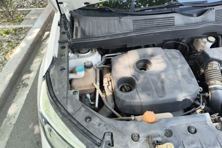 Used CHANGAN OSHAN COSPro 2021 1.5T Manual Elite 7-Seater Engine Bay Right