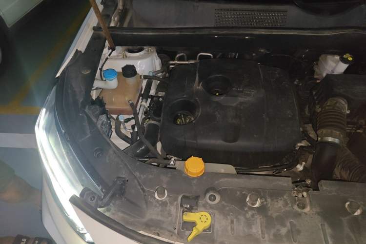 Used CHANGAN OSHAN COSPro 2021 1.5T Automatic Flagship 7-Seater Engine Bay Right