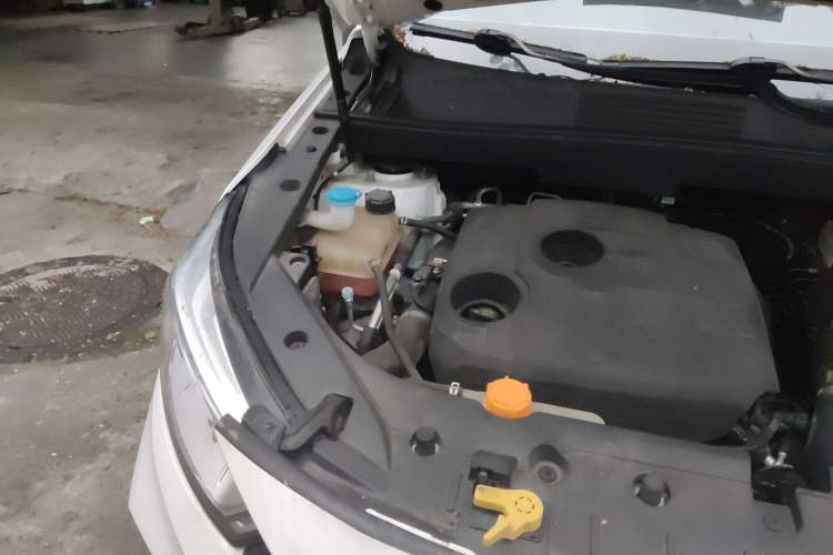 Used CHANGAN OSHAN COSPro 2021 1.5T Automatic Flagship 7-Seater Engine Bay Right