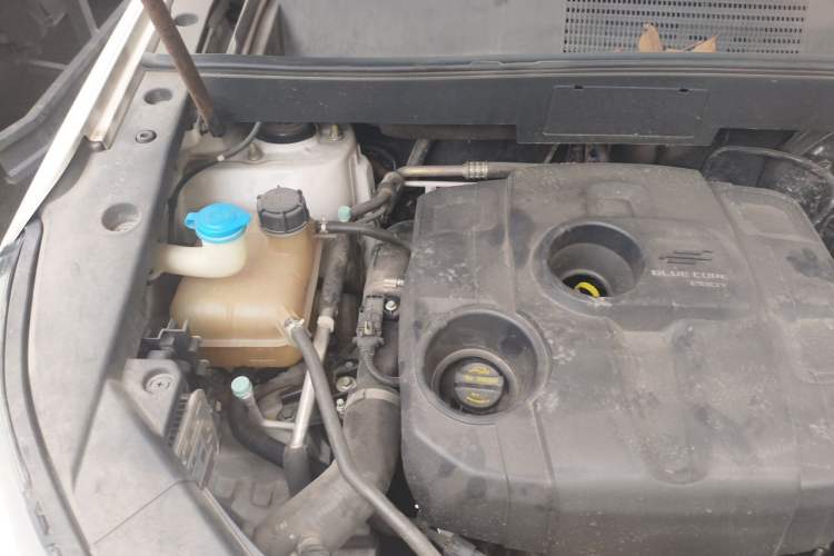 Used CHANGAN OSHAN COSPro 2021 1.5T Manual Flagship 7-Seater Engine Bay Right