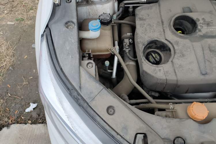 Used CHANGAN OSHAN COSPro 2021 1.5T Manual Flagship 7-Seater Engine Bay Right