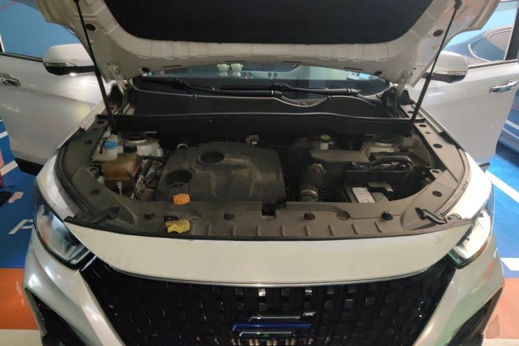 Used CHANGAN OSHAN COSPro 2021 1.5T Automatic Pilot Model 7 Seats Engine Bay