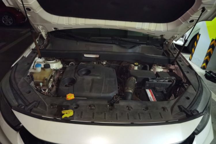 Used CHANGAN OSHAN COSPro 2021 1.5T Automatic Flagship 7-Seater Engine Bay