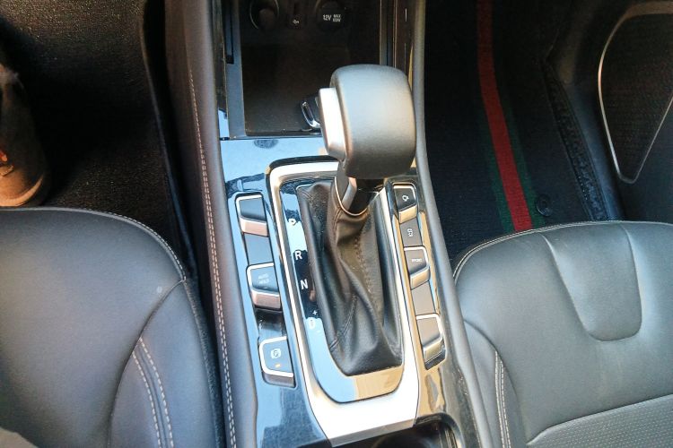 Used CHANGAN OSHAN COSPro 2021 1.5T Automatic Flagship 7-Seater Gear Lever