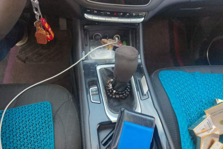 Used CHANGAN OSHAN COSPro 2021 1.5T Manual Elite 7-Seater Gear Lever