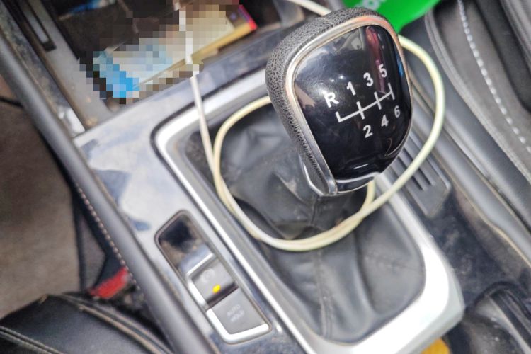 Used CHANGAN OSHAN COSPro 2021 1.5T Manual Elite 7-Seater Gear Lever