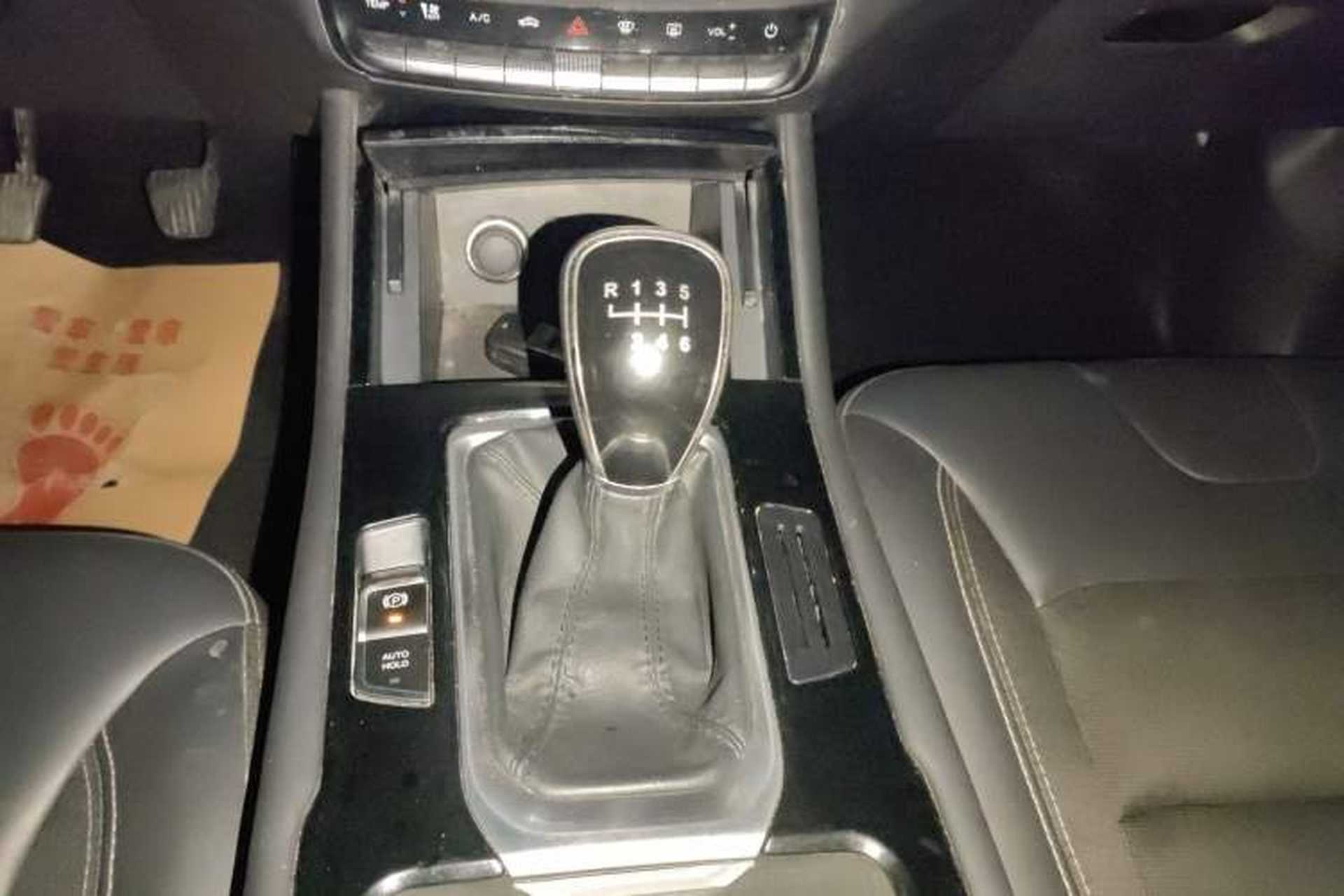 Used CHANGAN OSHAN COSPro 2021 1.5T Manual Luxury 7-Seater Gear Lever