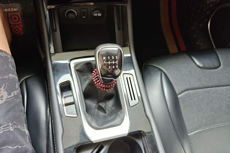 Used CHANGAN OSHAN COSPro 2021 1.5T Manual Elite 7-Seater Gear Lever
