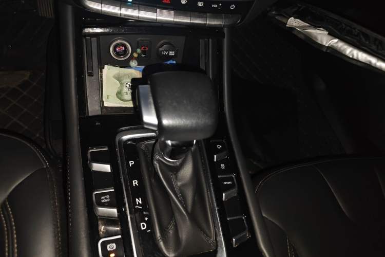 Used CHANGAN OSHAN COSPro 2021 1.5T Automatic Flagship 7-Seater Gear Lever
