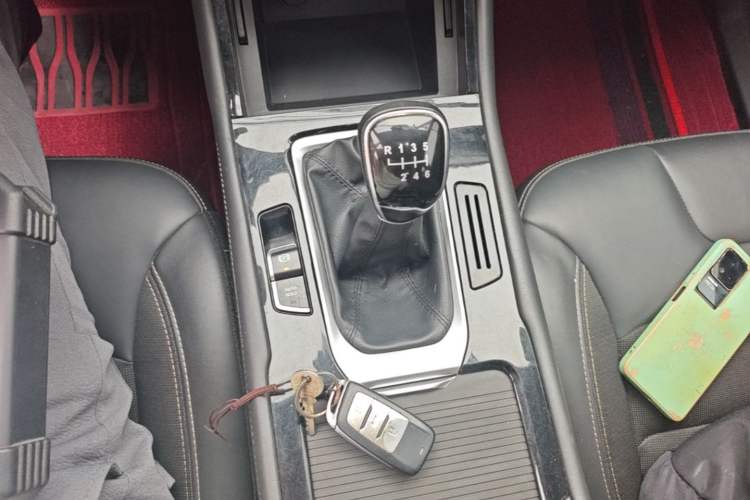 Used CHANGAN OSHAN COSPro 2021 1.5T Manual Luxury 7-Seater Gear Lever