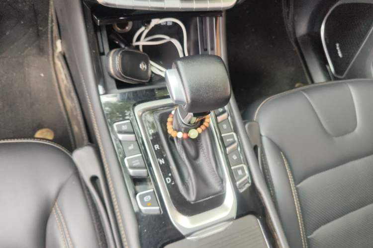 Used CHANGAN OSHAN COSPro 2021 1.5T Automatic Pilot Model 7 Seats Gear Lever