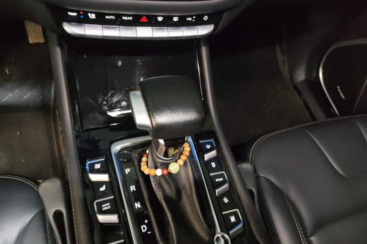 Used CHANGAN OSHAN COSPro 2021 1.5T Automatic Pilot Model 7 Seats Gear Lever