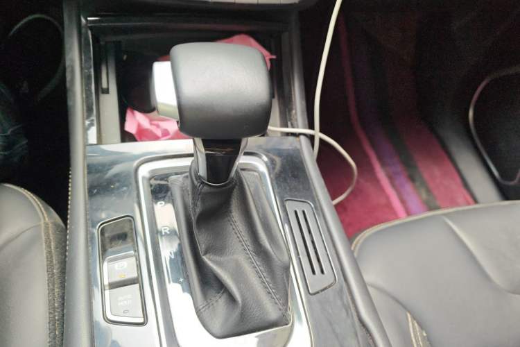 Used CHANGAN OSHAN COSPro 2021 1.5T Automatic Luxury 7-Seater Gear Lever
