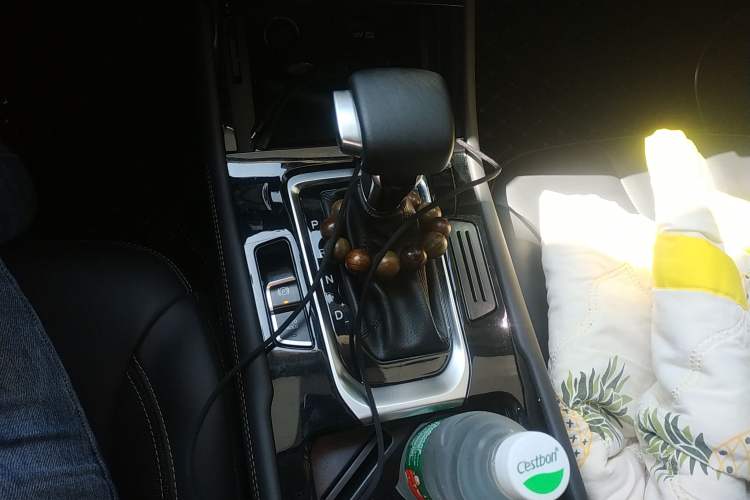 Used CHANGAN OSHAN COSPro 2021 1.5T Automatic Luxury 7-Seater Gear Lever