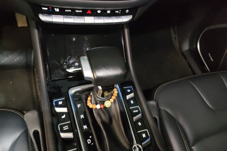 Used CHANGAN OSHAN COSPro 2021 1.5T Automatic Pilot Model 7 Seats Gear Lever