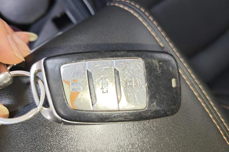 Used CHANGAN OSHAN COSPro 2021 1.5T Manual Flagship 7-Seater Interior 1