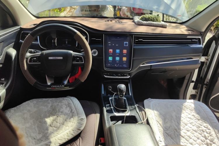 Used CHANGAN OSHAN COSPro 2021 1.5T Manual Luxury 7-Seater Interior 2