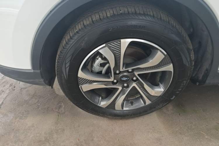 Used CHANGAN OSHAN COSPro 2021 1.5T Manual Luxury 7-Seater Left Front Wheel Hub