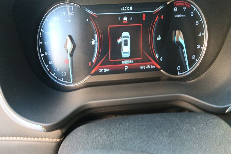 Used CHANGAN OSHAN COSPro 2021 1.5T Automatic Flagship 7-Seater Odometer Close Up