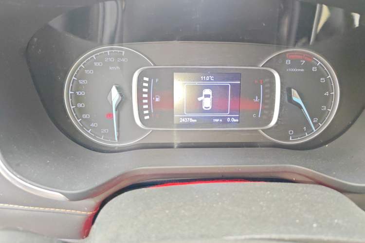 Used CHANGAN OSHAN COSPro 2021 1.5T Manual Elite 7-Seater Odometer Close Up