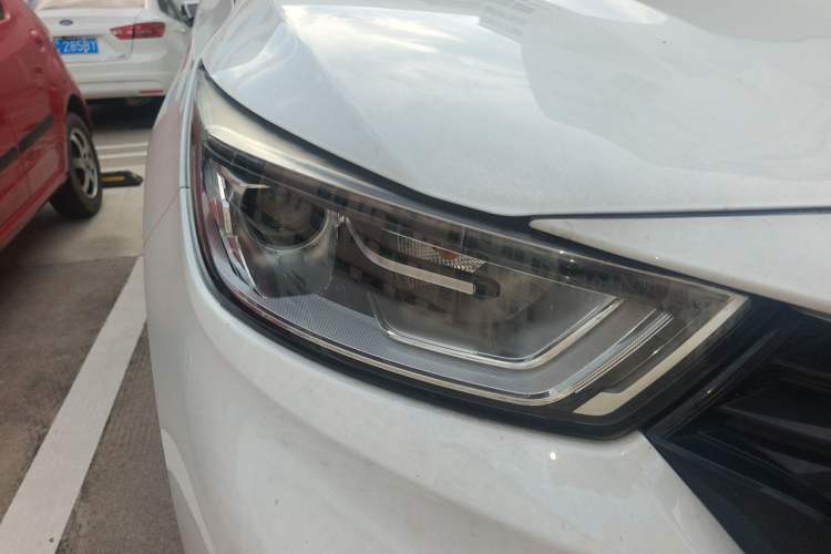 Used CHANGAN OSHAN COSPro 2021 1.5T Manual Elite 7-Seater Right Front Headlight