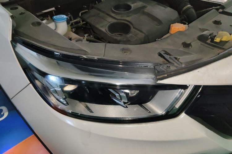Used CHANGAN OSHAN COSPro 2021 1.5T Automatic Pilot Model 7 Seats Right Front Headlight