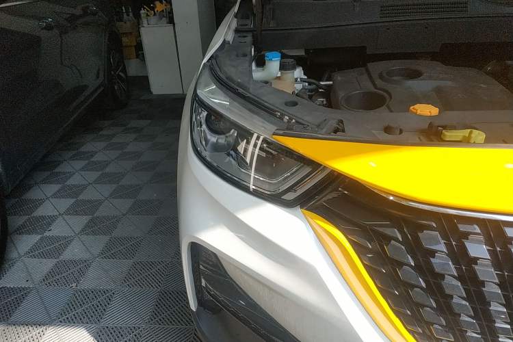 Used CHANGAN OSHAN COSPro 2021 1.5T Automatic Luxury 7-Seater Right Front Headlight