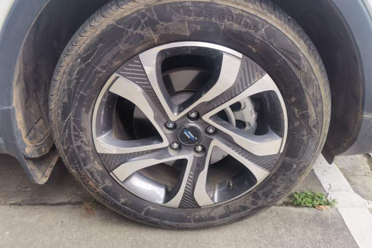 Used CHANGAN OSHAN COSPro 2021 1.5T Automatic Luxury 6-Seater Right Front Wheel Hub