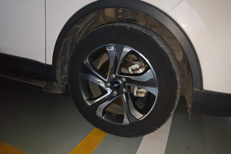 Used CHANGAN OSHAN COSPro 2021 1.5T Automatic Flagship 7-Seater Right Front Wheel Hub