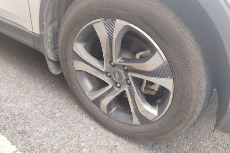 Used CHANGAN OSHAN COSPro 2021 1.5T Manual Flagship 7-Seater Right Front Wheel Hub