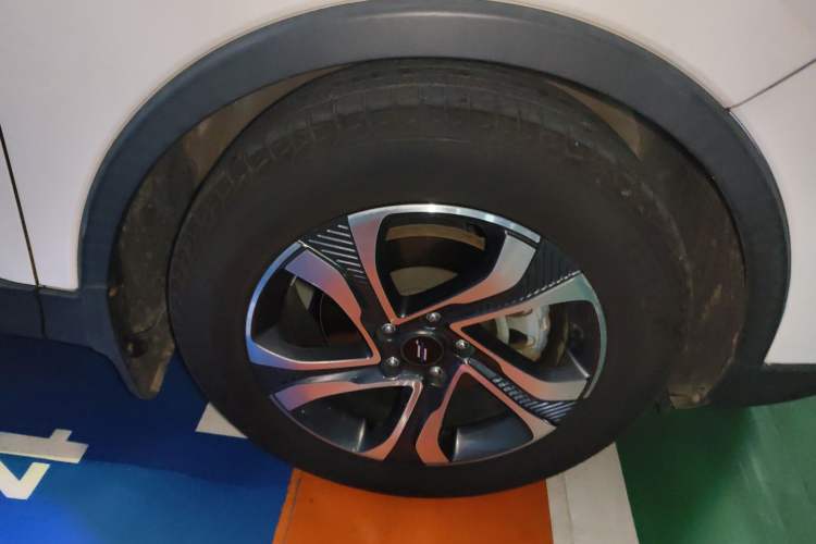Used CHANGAN OSHAN COSPro 2021 1.5T Automatic Pilot Model 7 Seats Right Front Wheel Hub