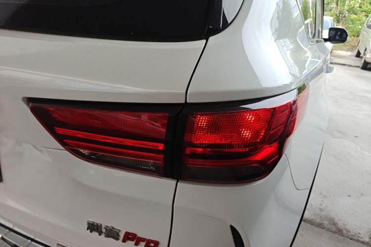 Used CHANGAN OSHAN COSPro 2021 1.5T Manual Elite 7-Seater Right Rear Taillight